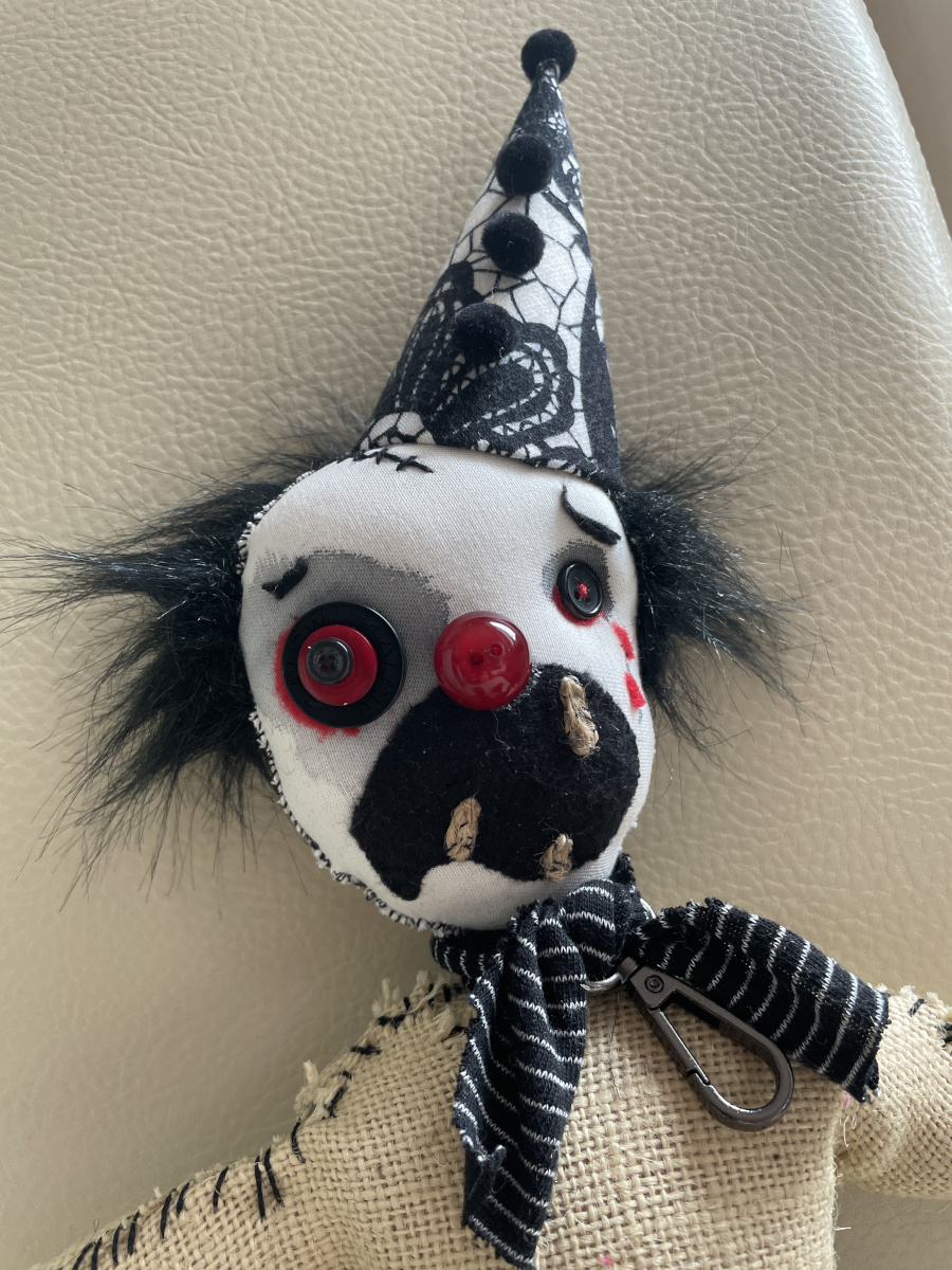 dark-art-doll-schreihals-closeup