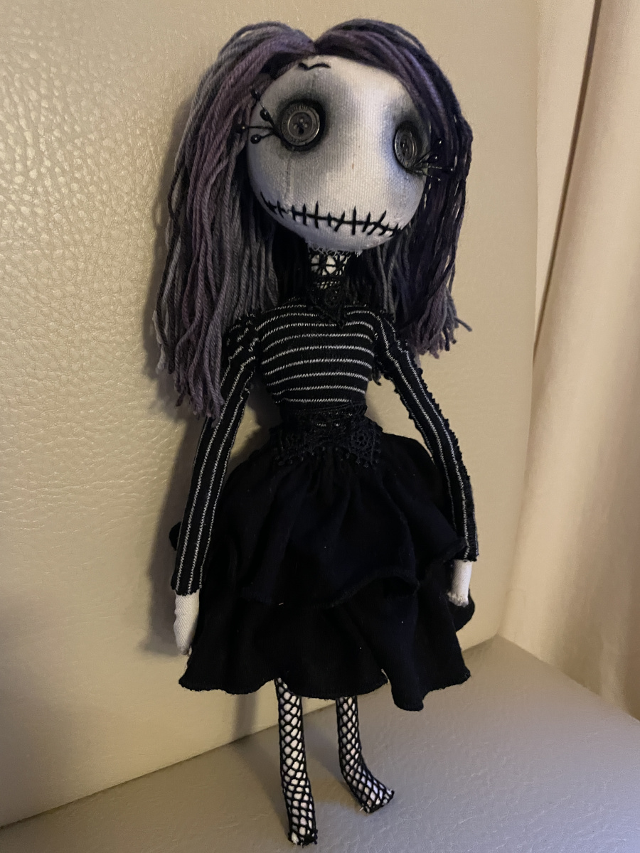 mimmime-dark-art-doll-komplett_seitlich