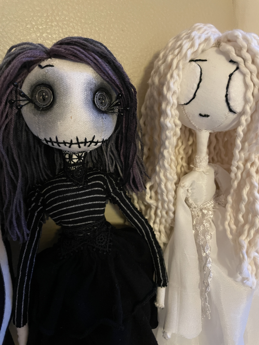 mimmime-dark-art-doll-mit_ohlivia_weiße-Puppe